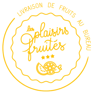 Logo des Plaisirs Fruités, illustrant la marque avec une typographie manuscrite, des dessins de fruits et étoiles pour le coté premium, le tout dans représenté dans une forme macaron